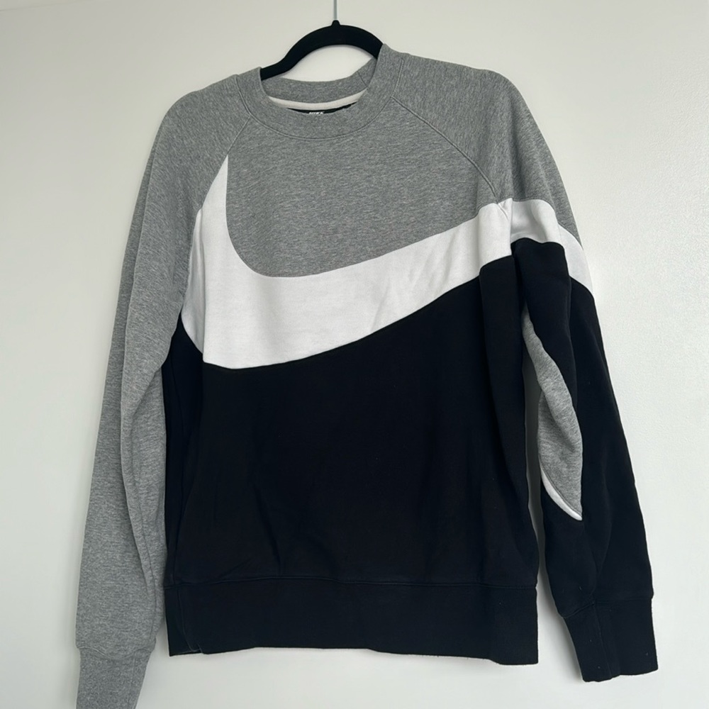 Nike Men’s Grey Sweatshirt